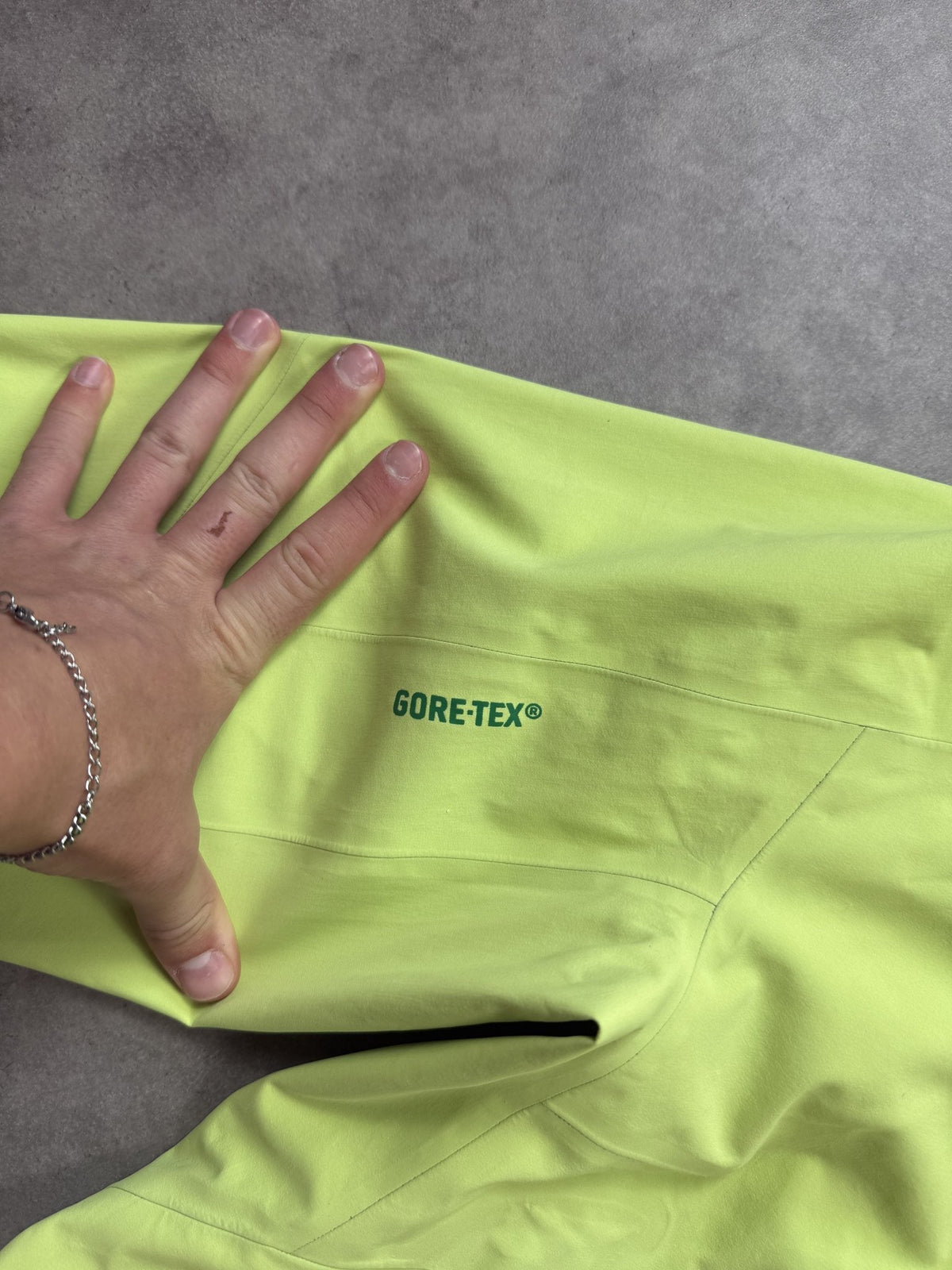 Arc'teryx Sentinel Hardshell Jacke Grün Gr. S Damen