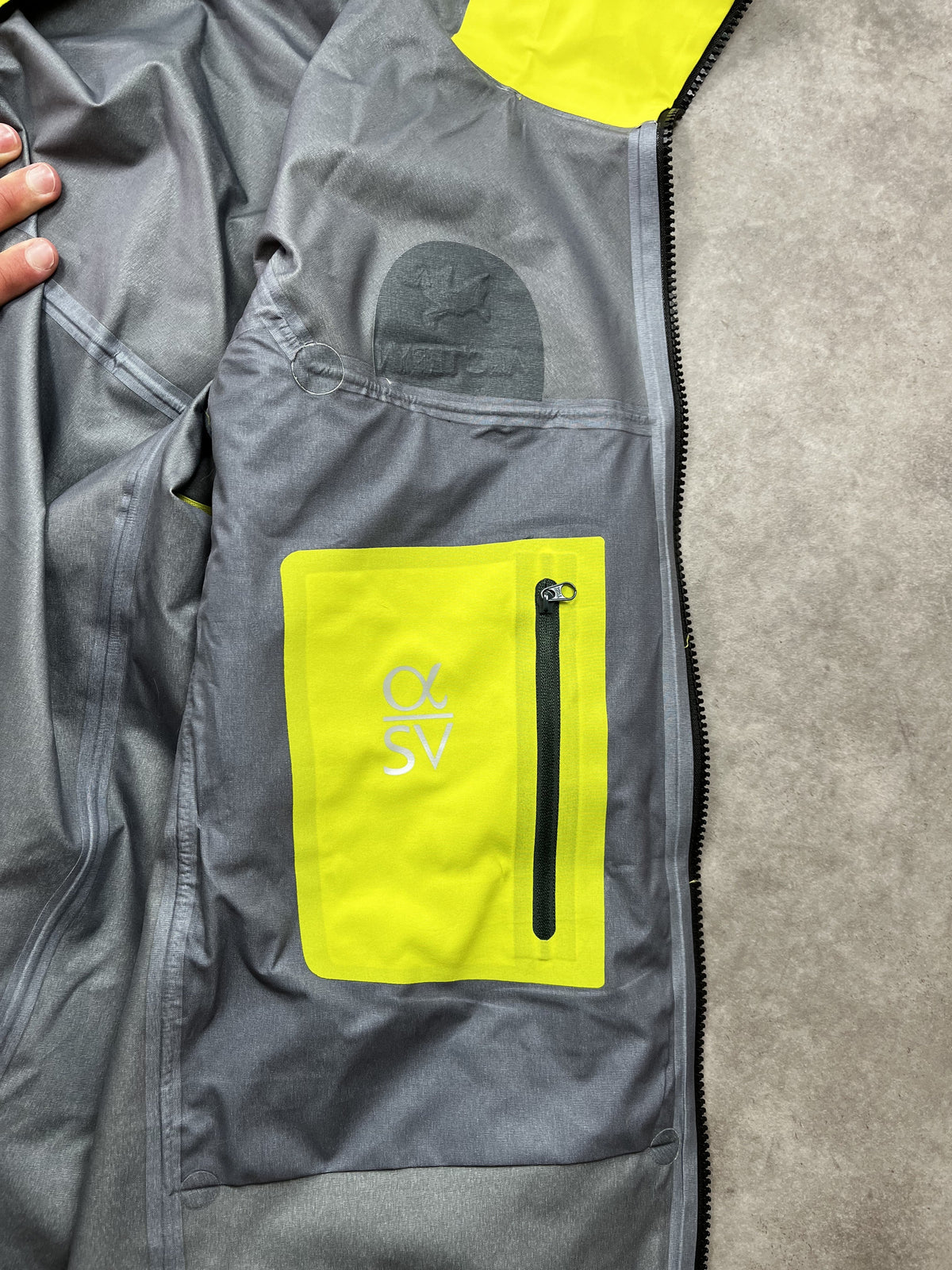 Arc'teryx Alpha SV Hardshell Jacke Gelb Gr. XL