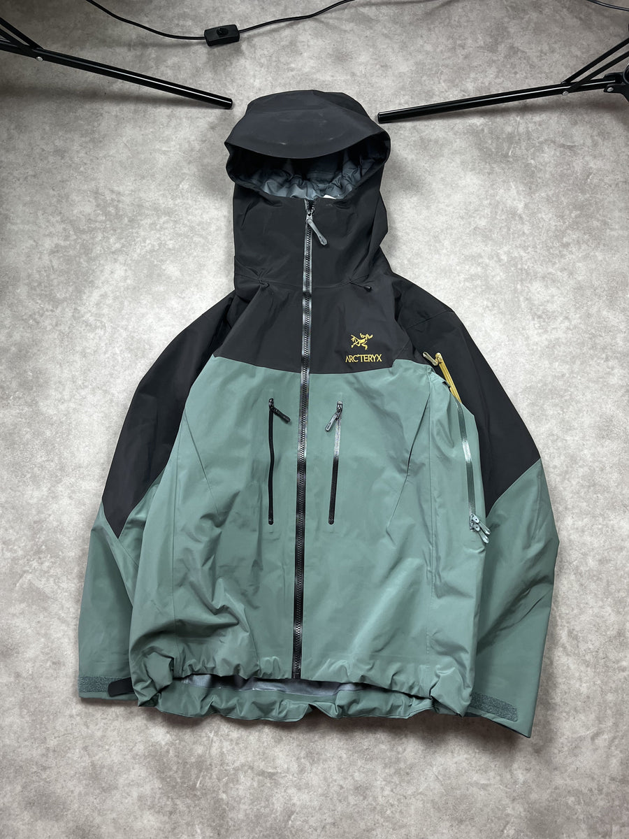 Arc'teryx Alpha SV Hardshell Jacke Blau/Schwarz Gr. L