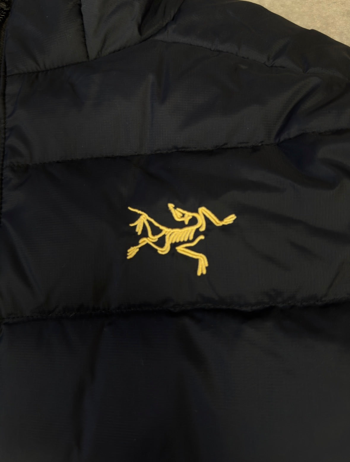 Arcteryx Daunenjacke Schwarz Gr. S - Schwarz - S